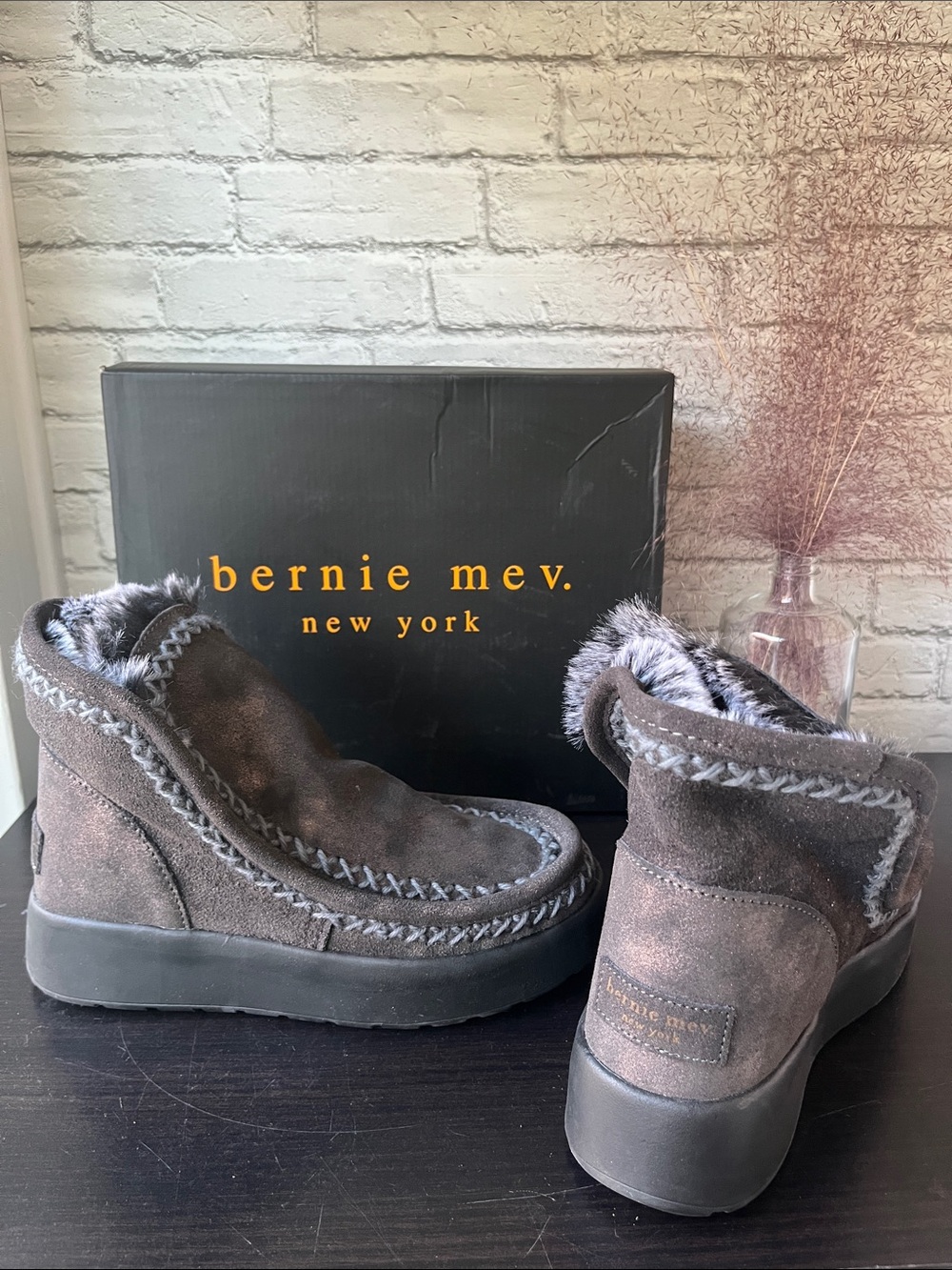 Bernie Mev. Women’s Shimmer Mauve Grey Faux-Fur Suede Slip-On Booties eu.38 us.7